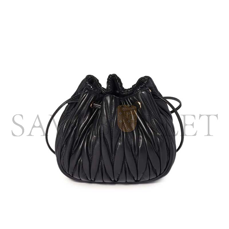MIU MIU MATELASSÉ NAPPA LEATHER POUCH 5ND022 (16*14*7.5cm)